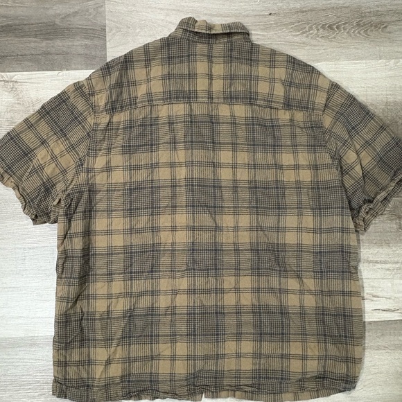 Men's Brown Plaid Short Sleeve Shirt - Picture 5 of 6